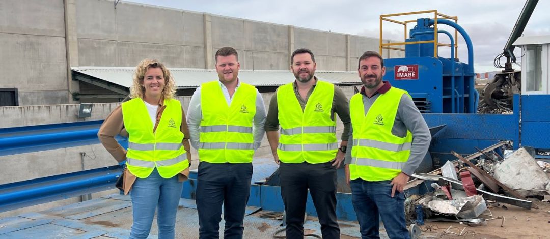 <h1>PRM Waste - Nuevo distribuidor en UK<br />
<h4><strong>Soluciones IMABE en el Reino Unido gracias a PRM Waste</strong></h4></h1>
<div>

    <img src="/images/Diseo_sin_ttulo_24.jpg" alt="IMABE en SRR - Feria internacional de la recuperación y el reciclado">


<h3>IMABE articulo en retema</h3>

<p>Imabe Innovaciones en Retema - Revista de reciclaje - Especial residuos</p>

<div><p>Imabe Innovaciones en SRR - Feria internacional de la recuperación y el reciclado</p></div>


</div>
<div><p><strong>PRM Waste</strong>, distribuidor oficial de los equipos <strong>IMABE Innovaciones.</strong></p>
<p>Nos complace anunciar que PRM Waste es el distribuidor oficial de los equipos IMABE en el <strong>Reino Unido</strong>.</p>
<p>Todos nuestros equipos se fabrican en España, en nuestras fábricas de Arganda del Rey. Pero gracias a ellos podrá disfrutar de ellos en sus instalaciones en el Reino Unido.</p>
<p>En IMABE creamos<strong> soluciones innnovadoras</strong> para el reciclaje de chatarra, metales, papel y cartón, plástico PET, RSU, forrajes y biomasa.</p>
<p><strong>Sobre PRM Waste</strong>:</p>
<p>PRM Waste Systems participa activamente en la investigación y desarrollo de <strong>tecnología innovadora</strong>, trabajan junto a sus clientes y proveedores para desarrollar nuevas soluciones a las dificultades existentes y emergentes.</p>
<p style="text-align: center;">👇Visita su web para descubir más👇</p>
<p style="text-align: center;"><a href="https://www.prmwastesystems.com/" target="_blank" rel="noopener noreferrer" title="PRM WASTE web">https://www.prmwastesystems.com/</a></p>
<p></p></div>
<ul>
        <li><a href="https://www.facebook.com/imabeiberica/">facebook</a>
</li>
        <li><a href="https://twitter.com/imabeiberica_es">twitter</a>
</li>
        <li><a href="https://www.linkedin.com/company/imabe-iberica-s-a-?trk=vsrp_companies_cluster_name&trkInfo=VSRPsearchId%3A4316709661437478622340%2CVSRPtargetId%3A10041707%2CVSRPcmpt%3Acompanies_cluster">linkedin</a>
</li>
        <li><a href="https://www.instagram.com/imabeiberica/">instagram</a>
</li>
    </ul>